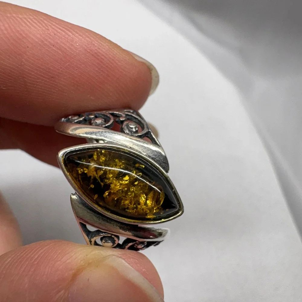 Vintage Green Amber Ring Womens 6 Excellent Sterling Silver Filigree Marquise